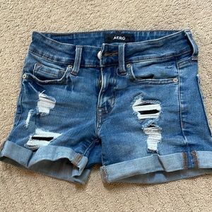 Aeropostale denim distressed shorts size 00. Low rise midi. EUC.